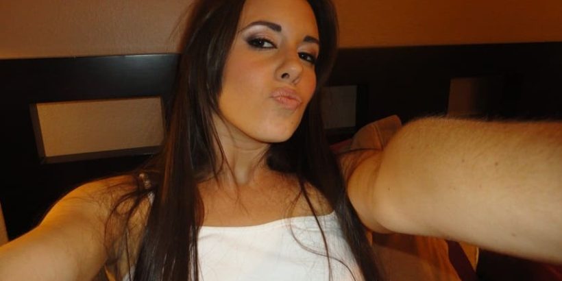 En ung tjej som vill bli sprutad i ansiktet